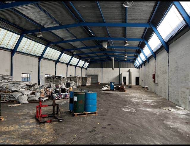 800M² WAREHOUSE TO LET IN PAROW INDUSTRIAL